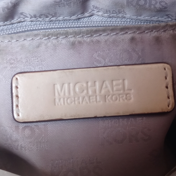 Michael Kors shiney gold bag - Picture 8 of 14